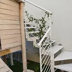 Apartment Con Ampio Terrazzo Attrezzato Anche Con Angolo Cottura *