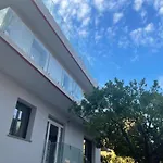 Con Ampio Terrazzo Attrezzato Anche Con Angolo Cottura *