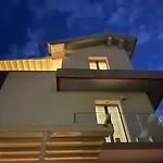 Con Ampio Terrazzo Attrezzato Anche Con Angolo Cottura Appartement *