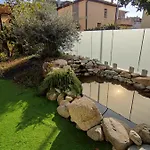 Con Ampio Terrazzo Attrezzato Anche Con Angolo Cottura Apartment