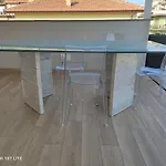 Appartement Con Ampio Terrazzo Attrezzato Anche Con Angolo Cottura Spotorno