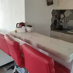 Con Ampio Terrazzo Attrezzato Anche Con Angolo Cottura * Spotorno
