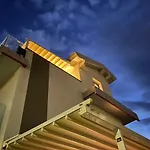 Apartment Con Ampio Terrazzo Attrezzato Anche Con Angolo Cottura