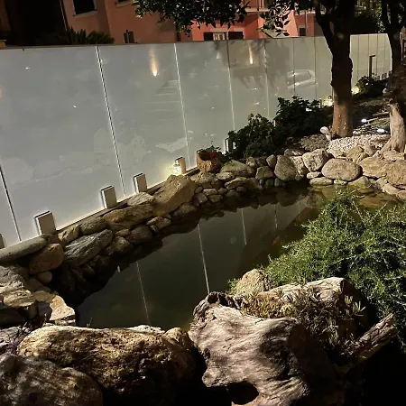 Con Ampio Terrazzo Attrezzato Anche Con Angolo Cottura Apartment