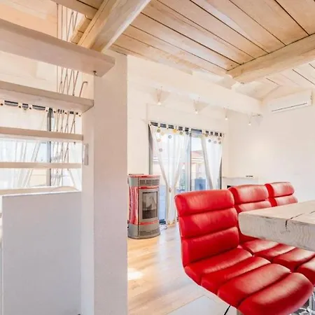 Apartment Con Ampio Terrazzo Attrezzato Anche Con Angolo Cottura *