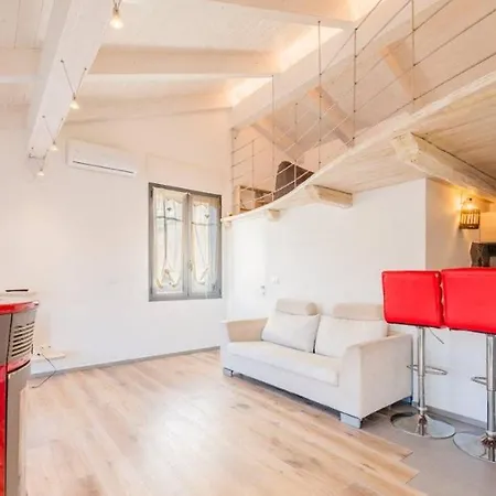 Con Ampio Terrazzo Attrezzato Anche Con Angolo Cottura Apartment Spotorno