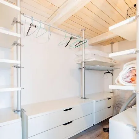 Apartment Con Ampio Terrazzo Attrezzato Anche Con Angolo Cottura