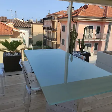 Apartmán Con Ampio Terrazzo Attrezzato Anche Con Angolo Cottura