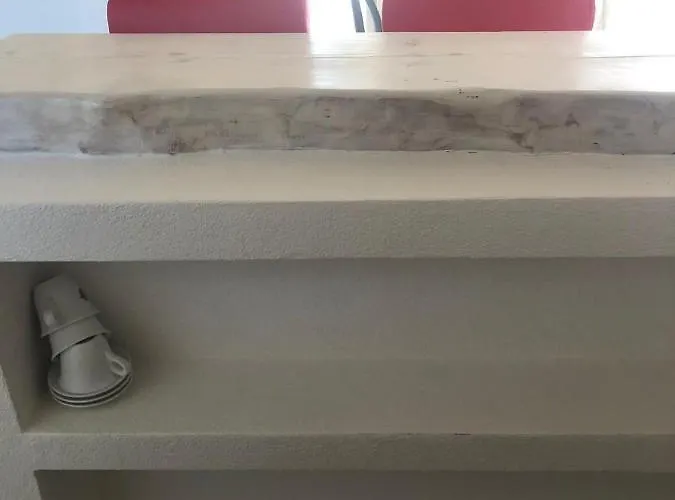 Con Ampio Terrazzo Attrezzato Anche Con Angolo Cottura *
