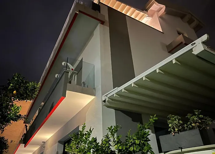 Con Ampio Terrazzo Attrezzato Anche Con Angolo Cottura Apartment Spotorno