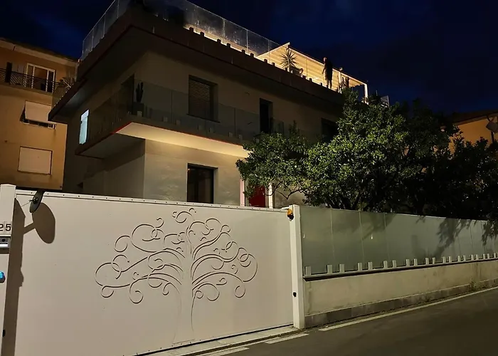 Con Ampio Terrazzo Attrezzato Anche Con Angolo Cottura Apartamento *