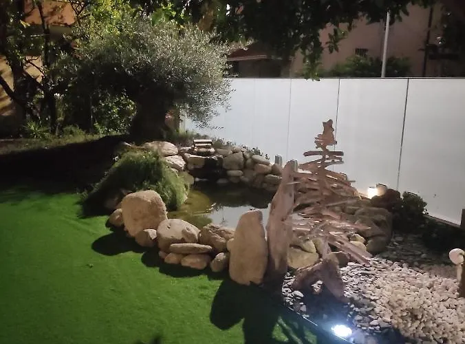 Con Ampio Terrazzo Attrezzato Anche Con Angolo Cottura