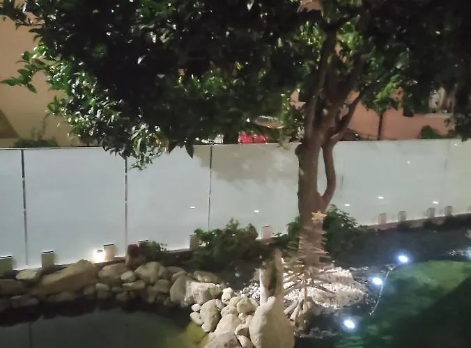 Apartment Con Ampio Terrazzo Attrezzato Anche Con Angolo Cottura Spotorno