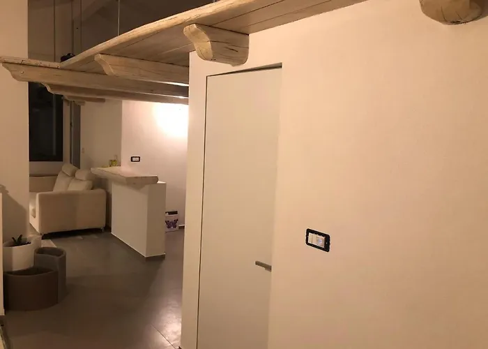 Con Ampio Terrazzo Attrezzato Anche Con Angolo Cottura Apartamento