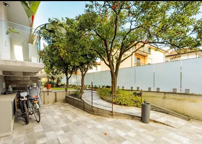 Con Ampio Terrazzo Attrezzato Anche Con Angolo Cottura Spotorno