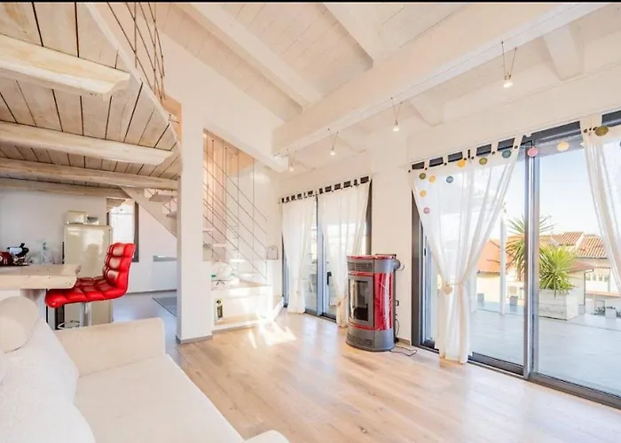Apartamento Con Ampio Terrazzo Attrezzato Anche Con Angolo Cottura Spotorno