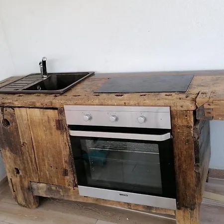 Con Ampio Terrazzo Attrezzato Anche Con Angolo Cottura Apartamento Spotorno