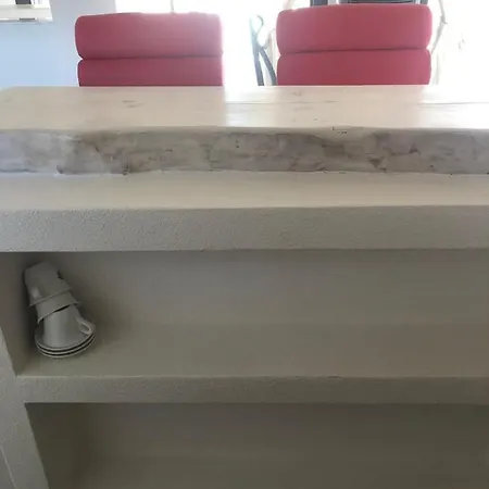 Con Ampio Terrazzo Attrezzato Anche Con Angolo Cottura *