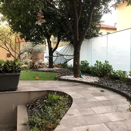 Daire Con Ampio Terrazzo Attrezzato Anche Con Angolo Cottura