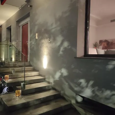 Con Ampio Terrazzo Attrezzato Anche Con Angolo Cottura Споторно