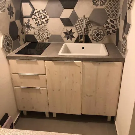 Apartamento Con Ampio Terrazzo Attrezzato Anche Con Angolo Cottura