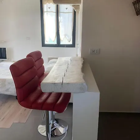 Апартаменты Con Ampio Terrazzo Attrezzato Anche Con Angolo Cottura *