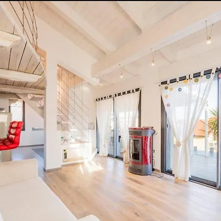 Апартаменты Con Ampio Terrazzo Attrezzato Anche Con Angolo Cottura Споторно