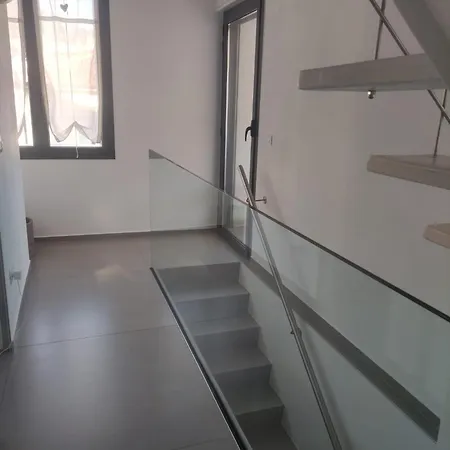 Con Ampio Terrazzo Attrezzato Anche Con Angolo Cottura Spotorno