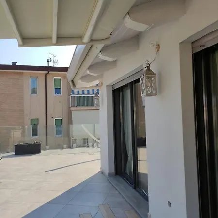 Con Ampio Terrazzo Attrezzato Anche Con Angolo Cottura Apartment Spotorno