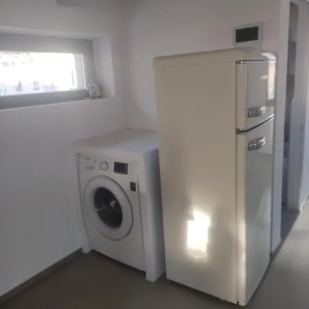 Con Ampio Terrazzo Attrezzato Anche Con Angolo Cottura Spotorno