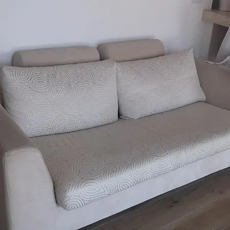 Con Ampio Terrazzo Attrezzato Anche Con Angolo Cottura