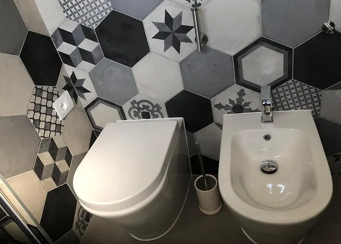 Daire Con Ampio Terrazzo Attrezzato Anche Con Angolo Cottura *