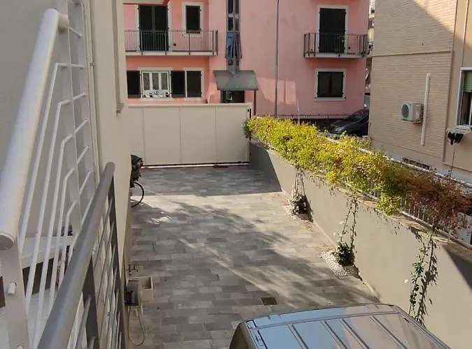 Daire Con Ampio Terrazzo Attrezzato Anche Con Angolo Cottura