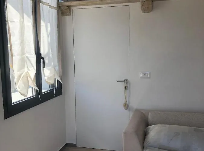 Con Ampio Terrazzo Attrezzato Anche Con Angolo Cottura Appartement Spotorno