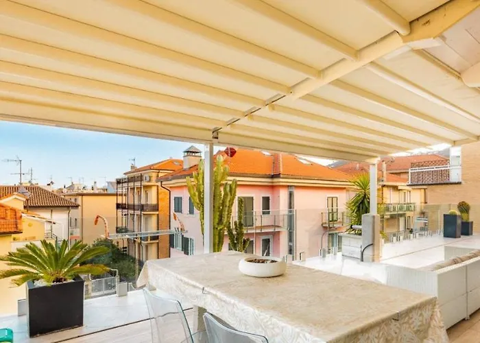 Con Ampio Terrazzo Attrezzato Anche Con Angolo Cottura Appartement *